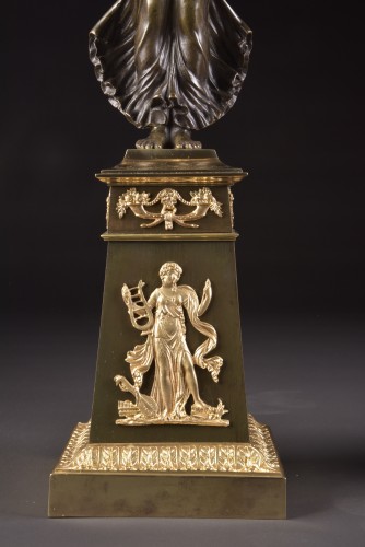 XIXe siècle - Paire de grands candélabres en bronze XIXe