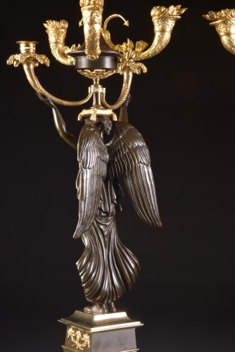 Antiquités - A large pair of 19th century bronze candelabra