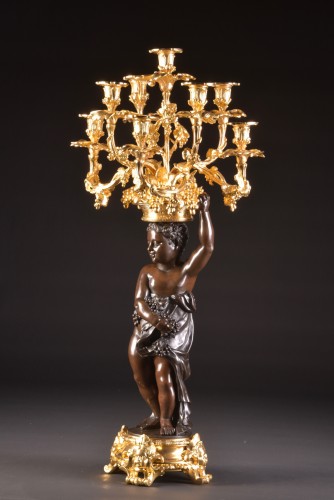 Grand candélabre figuratif en bronze milieu de table - Mora Antiques