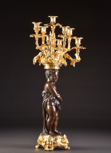 XIXe siècle - Grand candélabre figuratif en bronze milieu de table