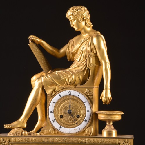Horlogerie Pendule - Grande pendule Empire à l'effigie d'Alexandre le Grand