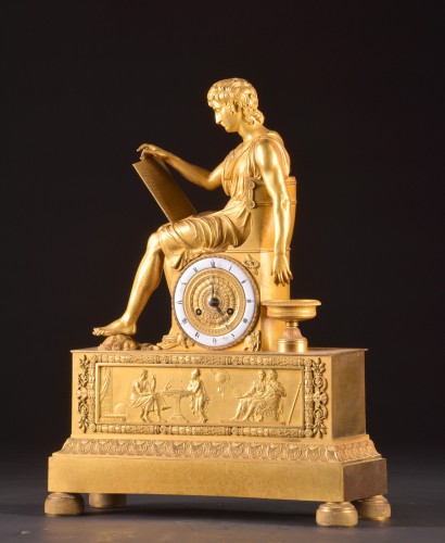 XIXe siècle - Grande pendule Empire à l'effigie d'Alexandre le Grand