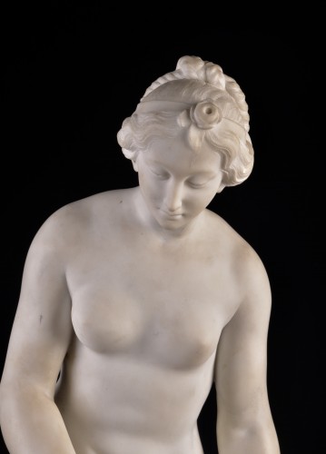 Sculpture  - Bathing woman marble after Étienne-Maurice Falconet (1719-1791)