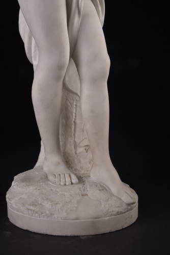 Antiquités - Baigneuse en marbre d'après Étienne-Maurice Falconet (1719-1791)