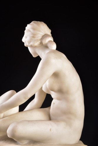 Sculpture Sculpture en Marbre - Jeune femme nue à l'amphore - G. PUGI (1850-1915)