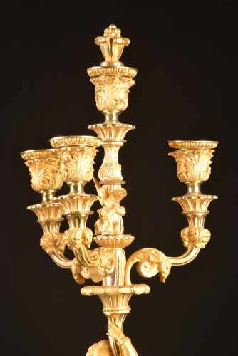 Belle paire de candélabres figuratifs Charles X - Mora Antiques