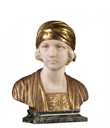 A beautiful bust of a pretty girl, by A. Trefoloni, ca. 1900, Italy