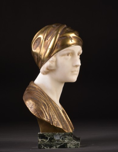 A beautiful bust of a pretty girl, by A. Trefoloni, ca. 1900, Italy - 