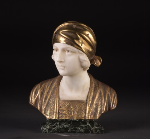 XXe siècle - Buste d'une jolie fille, par A. Trefoloni, ca. 1900, Italie
