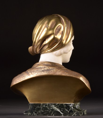 Art nouveau - A beautiful bust of a pretty girl, by A. Trefoloni, ca. 1900, Italy