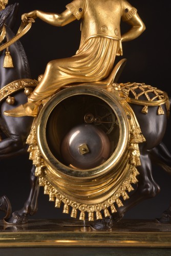 Antiquités - La Mule, pendule Directoire / Empire (1790-1810)