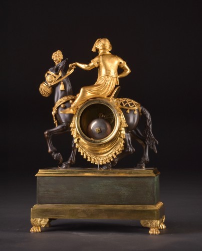 Antiquités - La Mule, pendule Directoire / Empire (1790-1810)