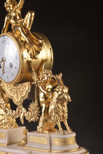 Antiquités - Late 18th century mantel clock
