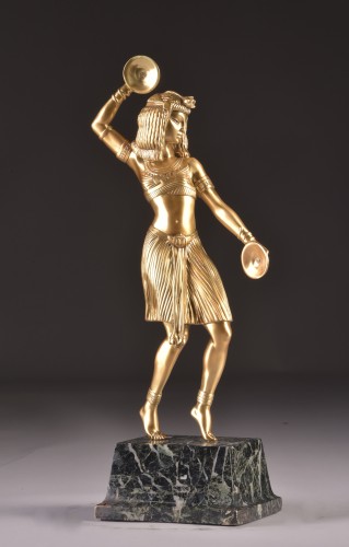 20th century - Large beautiful figure of Egyptian dancer, ca. 1900