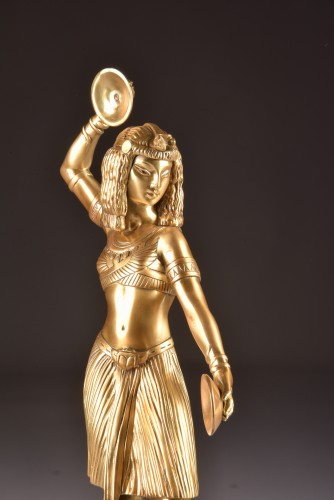 Antiquités - Grande belle figure de danseuse égyptienne, ca. 1900