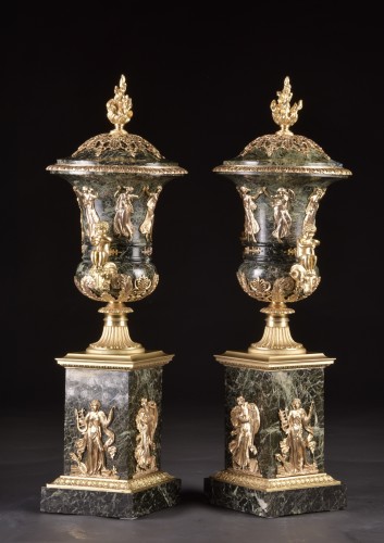 Antiquités - Pair of large marble cassolettes of the late 19 th centry