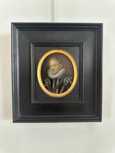 Portrait d'un jeune noble avec une boucle d'oreille - NewAGG Raritet Antique Gallery