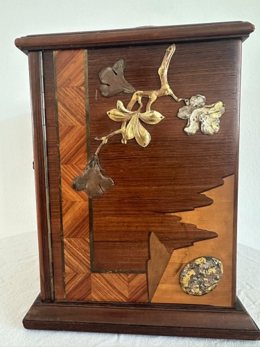 Antiquités - Cabinet Kodansu – Marqueterie de Hakone & Bronzes de Matsuyama, Meiji (1868–1912)