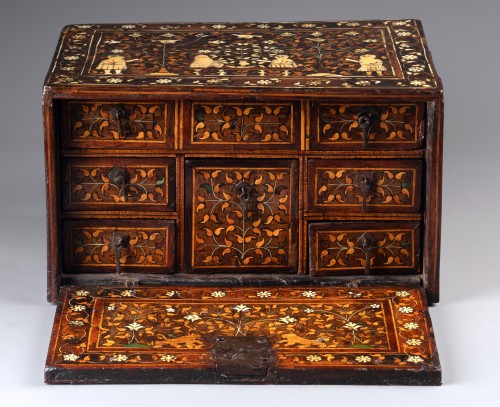 Cabinet indo-portugais, Gujarat ou Sindh début du XVIIe siècle - Objets de Curiosité Style 