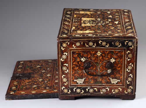 Antiquités - Cabinet indo-portugais, Gujarat ou Sindh début du XVIIe siècle