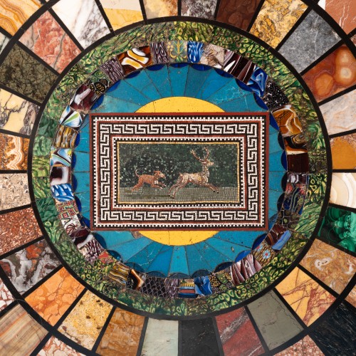 Antiquités - Guéridon avec plateau incrusté de marbres, verre antique et micro-mosaïque, Rome