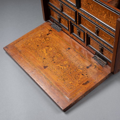 Antiquités - 17th century marquetry cabinet, Oaxaca Mexico