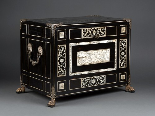 A 17th c. Italian (Milano) ebony and ivory inlaid cabinet - Furniture Style Renaissance