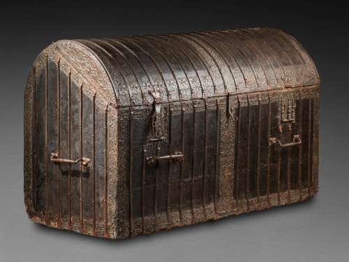 Furniture  - A large 15th c. French Gothic leather and iron bound travelling chest