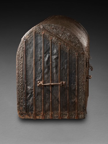 Middle age - A large 15th c. French Gothic leather and iron bound travelling chest