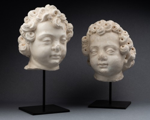 Deux têtes de puttis en marbre, Italie du Nord XVIe siècle - Sculpture Style Renaissance