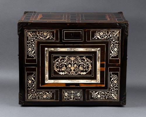 Mobilier Cabinet & Coffre - Cabinet en ébène et ivoire, Italie début du XVIIe siècle