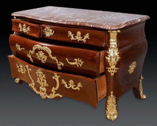 Commode d’époque Régence par Etienne Doirat (Paris, 1675-1732) - Régence