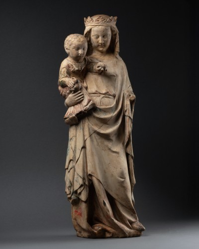 Vierge à l’Enfant en pierre sculptée, Lorraine époque XIVe siècle - Sculpture Style Moyen Âge