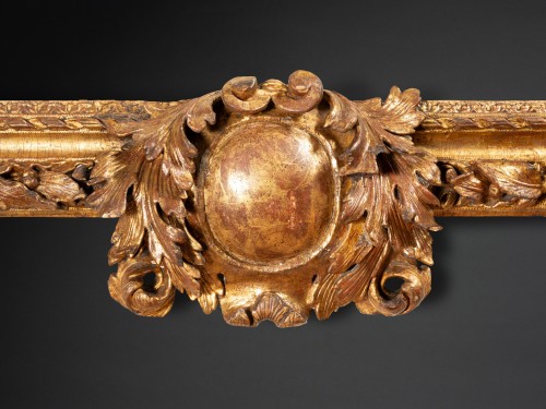 17th century - Important Louis XIII giltwood military trophy frame