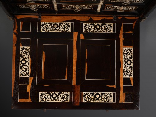 A 17th c. Italian (Lombardy) ebony and ivory inlaid cabinet - Renaissance
