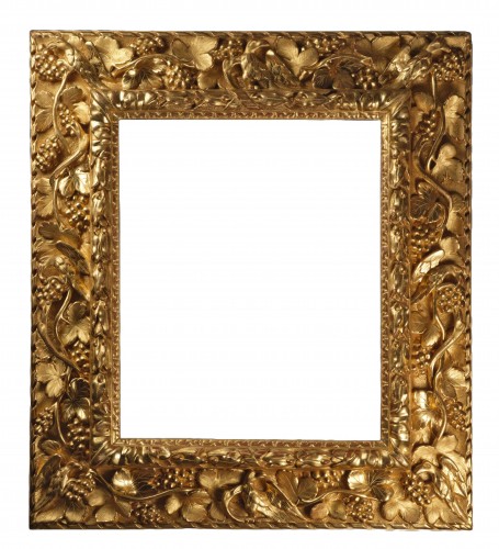 French 17th c. carved and giltwood frame with grapevine motif