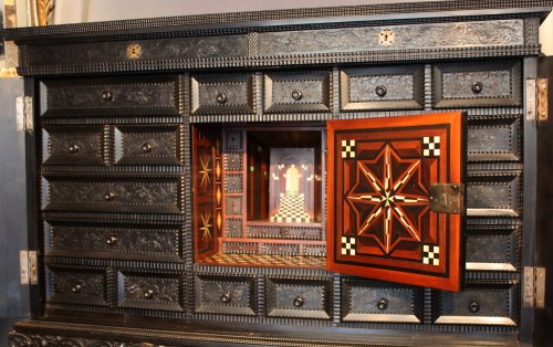 French ebony and ebonized wood Cabinet, Paris, first half 17th century - Furniture Style Louis XIII