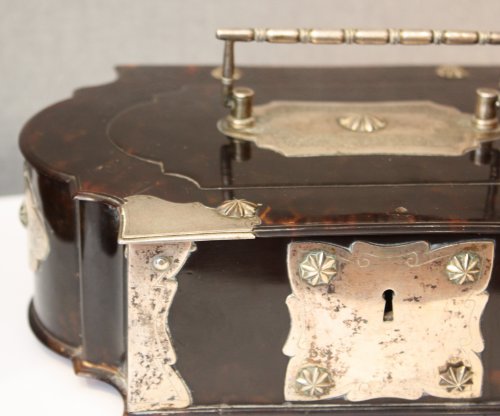 A Dutch colonial silver-mounted tortoiseshell casket, 18th century - 