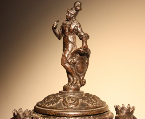 Encrier en bronze à patine brune, Venise, Renaissance, XVIe siècle - Galerie Nicolas Lenté