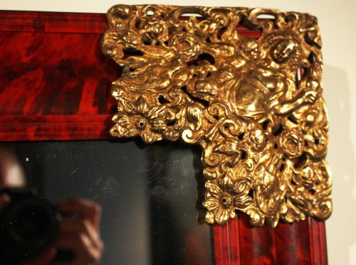 A 17th century Antwerpen tortoiseshell mirror - 