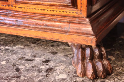 Antiquités - A late 15th century inlaid walnut chest cassone, Florence