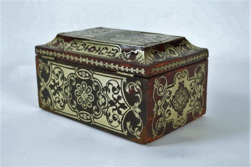 A Louis XIV 17th  c. brass and tortoiseshell veneered casket - Louis XIV