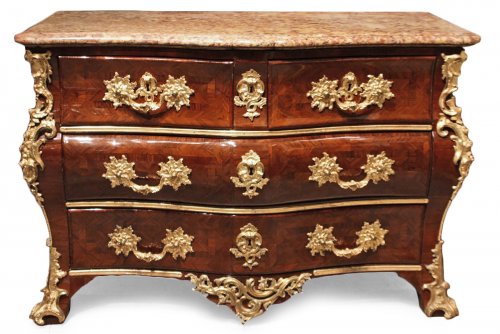 Commode tombeau d'époque Louis XV