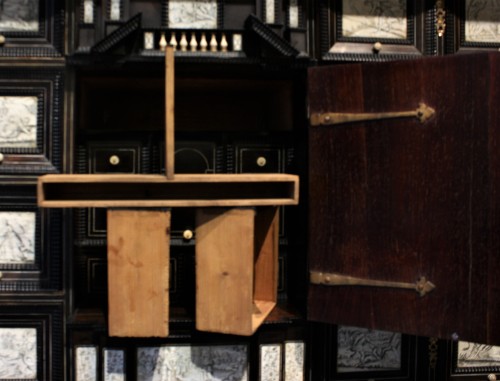 Early 17th c. Neapolitan ebony and engraved ivory cabinet - 