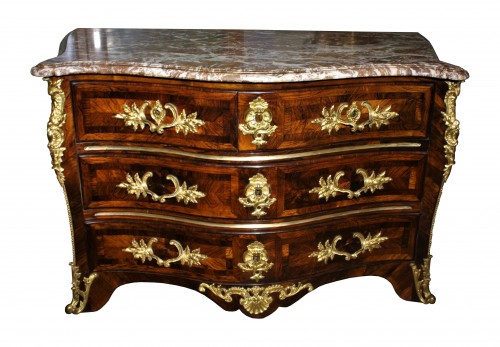 A Louis XV 18th c. guilt-bronze mounted rosewood commode  - Louis XV