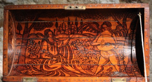 Antiquités - 16th C. Venetian Cedar Engraved Casket With Secrets