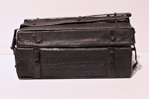 A French 15th c. leather and iron banded casket - Middle age