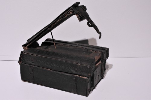 Antiquités - A French 15th c. leather and iron banded casket