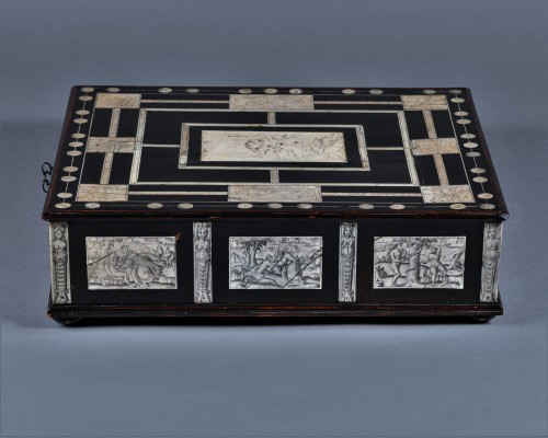 Écritoire en ébène et ivoire gravé, Naples XVIIe siècle - Objet de décoration Style Louis XIII