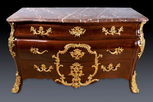 A Regence ormolu-mounted commode by Etienne Doirat (Paris, 1675-1732) - Furniture Style French Regence